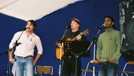 Två Taube och en Bellman spelar på Visfestialen lilla scen 2004